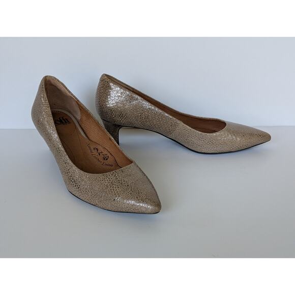 Sofft Metallic Gold Bronze Reptile Kitten Heels Pumps Size 7.5 M - Picture 3 of 6
